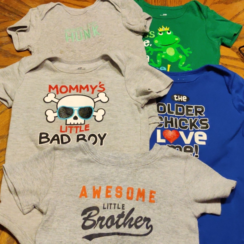Size 24M Boys 23 Piece Shorts/Tee/Onesie Bundle - Picture 12 of 13